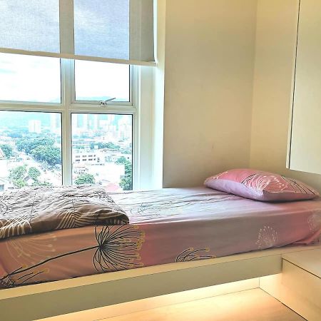 Deluxe And Feel Like A Home 1, 3-6 Pax ,Netflix, Georgetown Luaran gambar